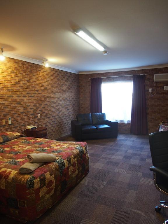 Cobar Town & Country Motor Inn Zewnętrze zdjęcie